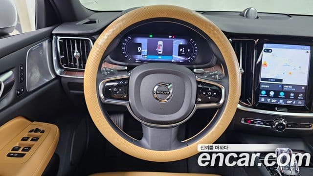 Volvo V60 Cross Country 2023 — ფოტო 13/20