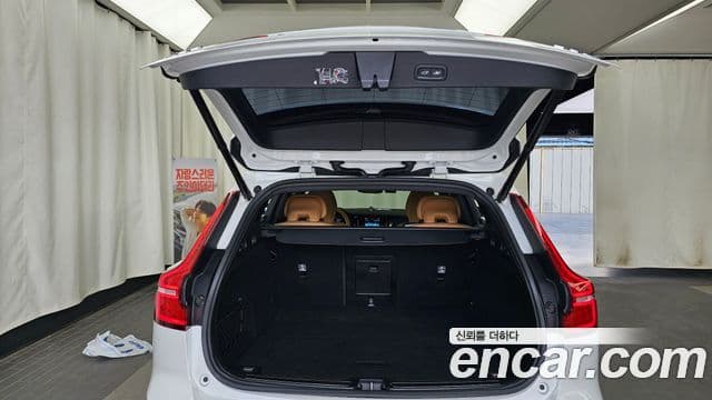 Volvo V60 Cross Country 2023 — ფოტო 20/20