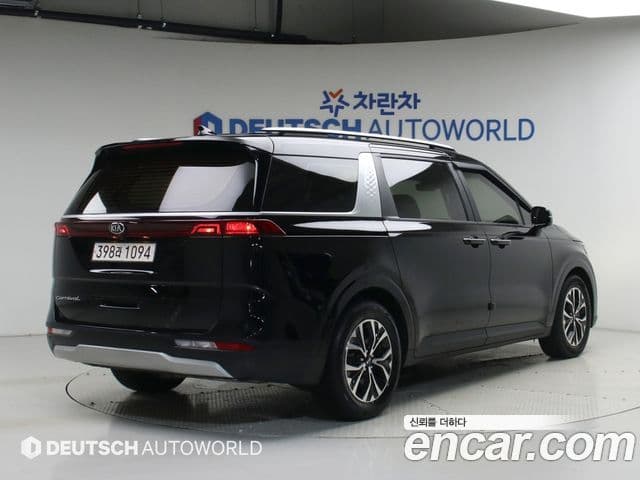 Kia Carnival 2021 — фото 1 из 20