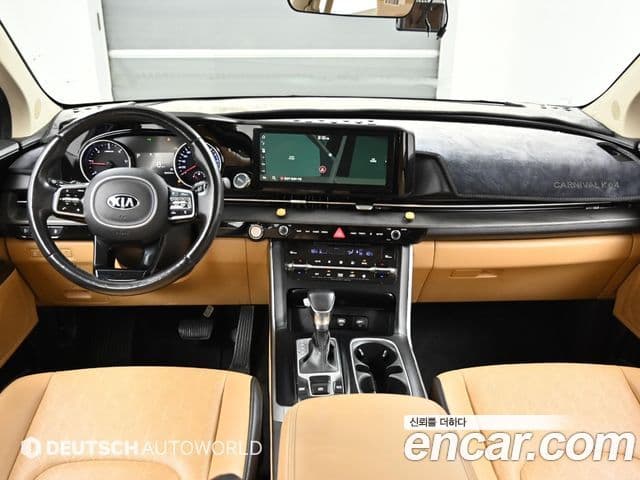 Kia Carnival 2021 — фото 9 из 20