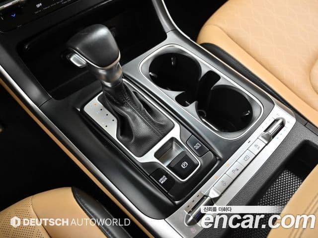 Kia Carnival 2021 — фото 7 из 20