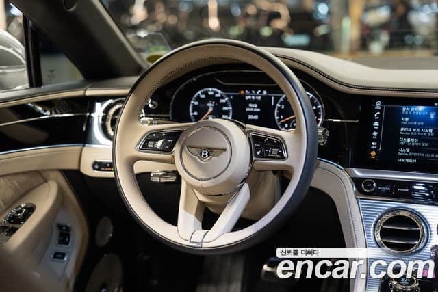 Bentley Continental GT 2021 — Şəkil 6/9