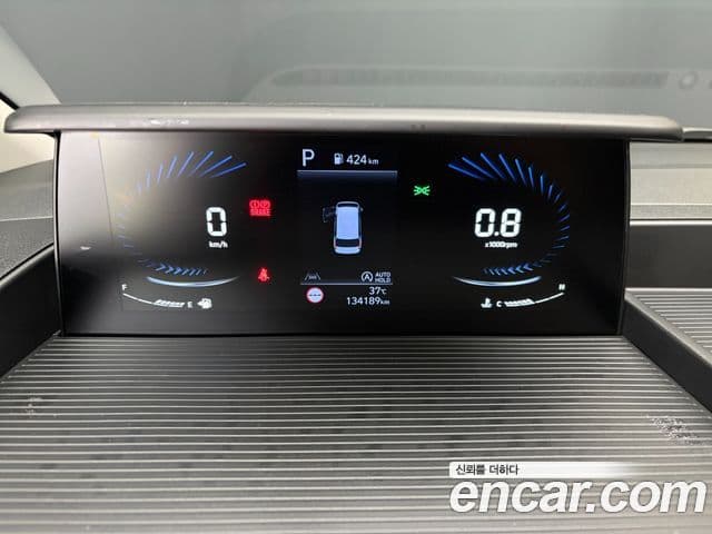 Hyundai Staria 2023 — ფოტო 13/20