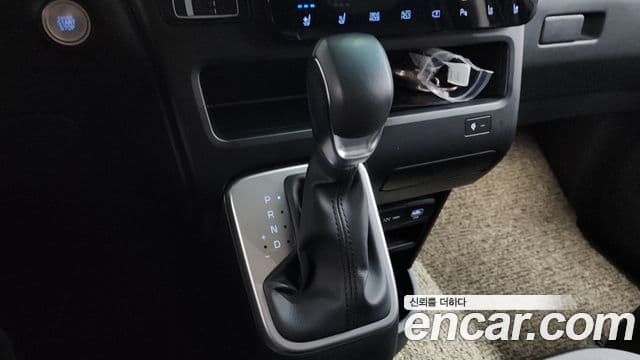 Hyundai Staria 2024 — фото 9 из 20