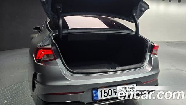 Kia K5 2021 — Şəkil 18/20