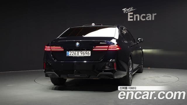 BMW 5 Series 2024 — ფოტო 4/20