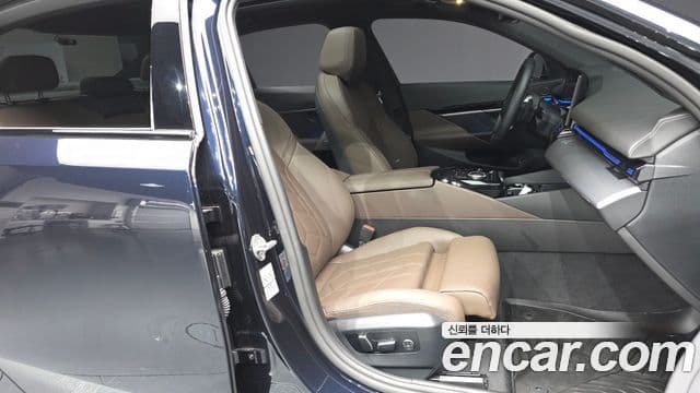 BMW 5 Series 2024 — ფოტო 12/20