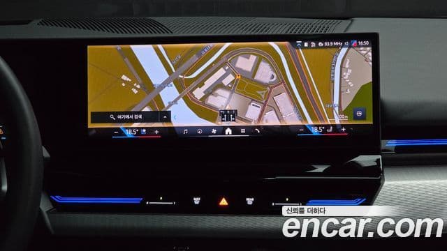 BMW 5 Series 2024 — ფოტო 14/20