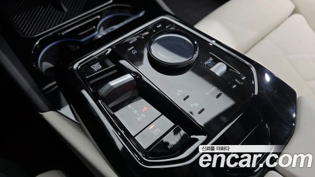 BMW 5 Series 2025 — Фото 9/20