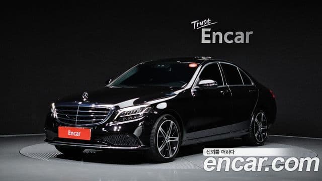 Mercedes-Benz C-Class 2019 — ფოტო 1/20