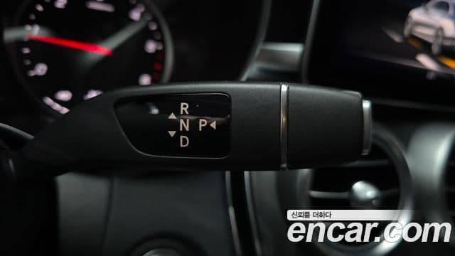 Mercedes-Benz C-Class 2019 — ფოტო 9/20