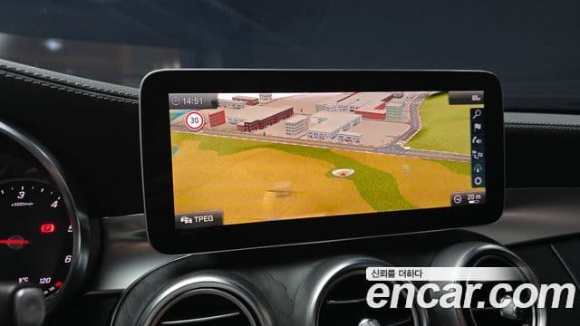 Mercedes-Benz C-Class 2019 — ფოტო 15/20