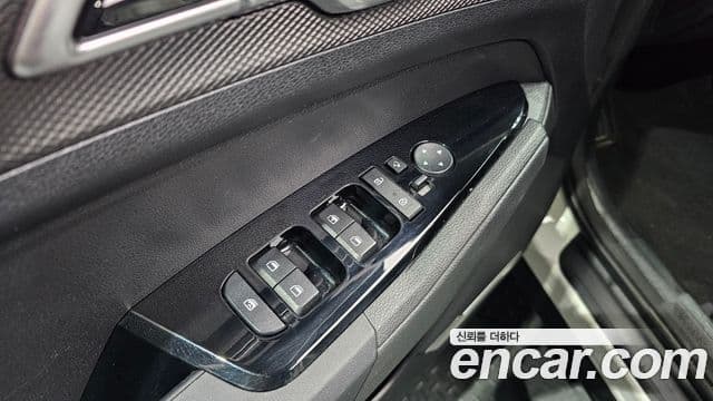 Kia Sportage 2022 — ფოტო 19/20