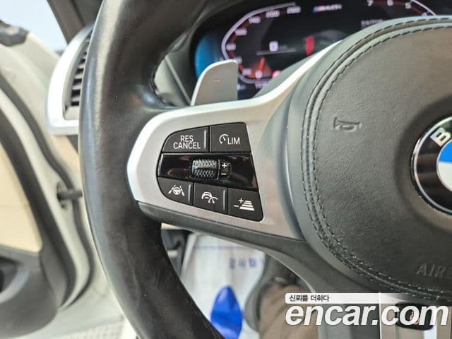 BMW X4 2021 — ფოტო 16/19
