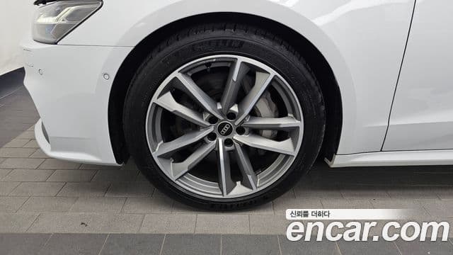 Audi A7 2021 — ფოტო 5/20
