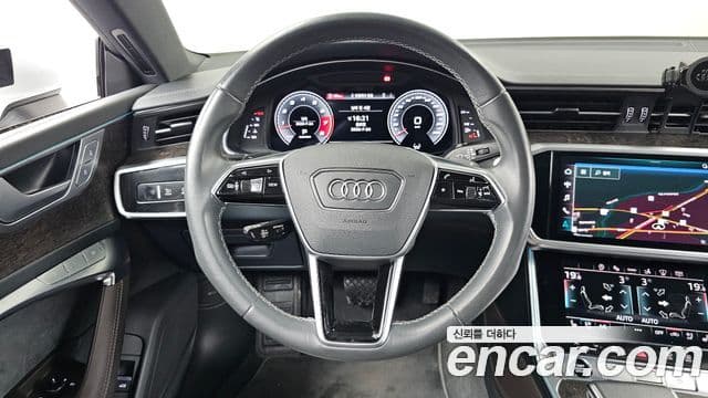 Audi A7 2021 — ფოტო 13/20