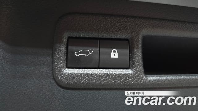 Lexus NX300h 2021 — Photo 5/38
