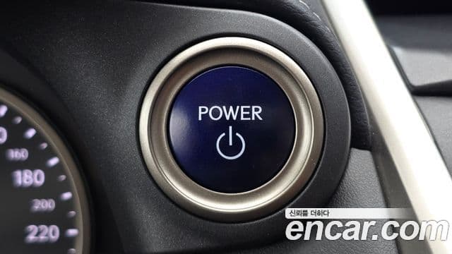 Lexus NX300h 2021 — Photo 29/38
