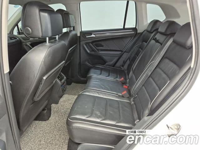 Volkswagen Tiguan 2020 — ფოტო 11/19