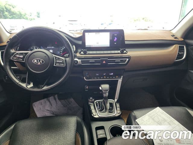 Kia Seltos 2019 — фото 9 из 20