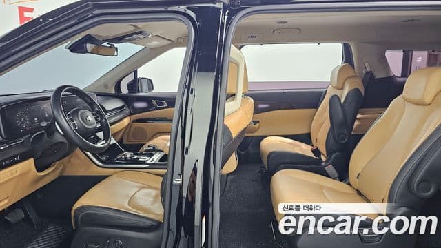Kia Carnival 2020 — фото 15 из 20