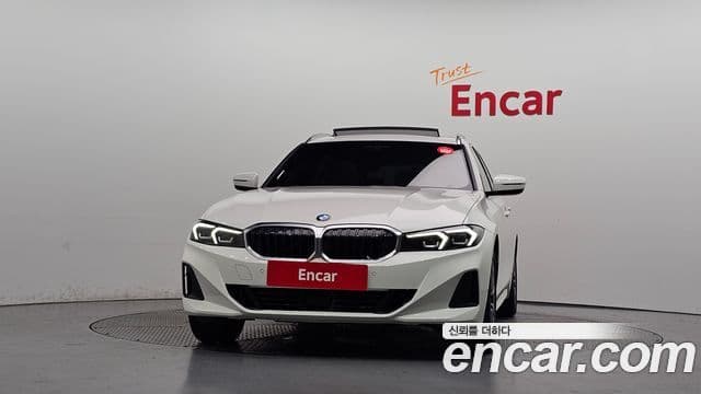 BMW 3 Series 2023 — ფოტო 3/20