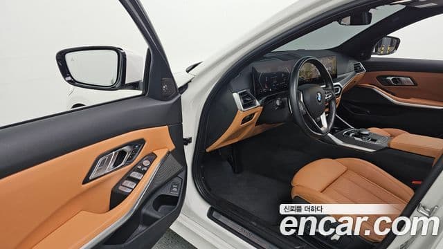 BMW 3 Series 2023 — ფოტო 13/20