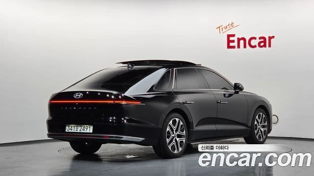 Hyundai Grandeur 2023 — ფოტო 2/20