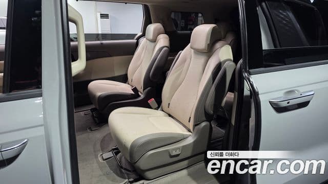 Kia Carnival 2025 — Photo 24/33