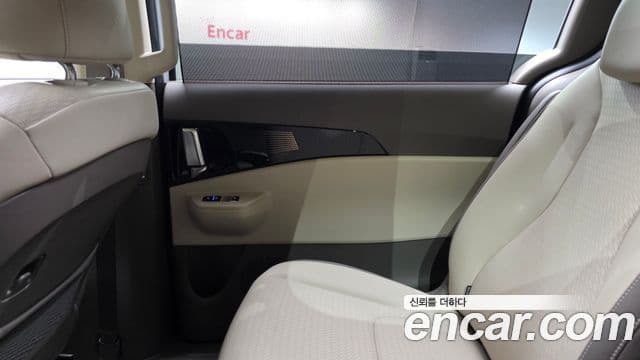 Kia Carnival 2025 — Photo 3/33