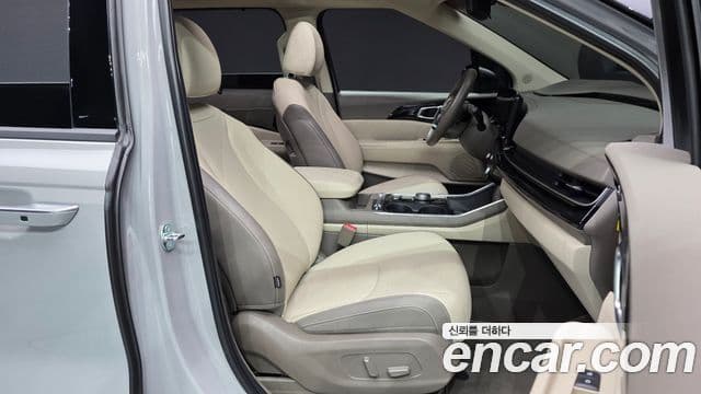Kia Carnival 2025 — Photo 14/33