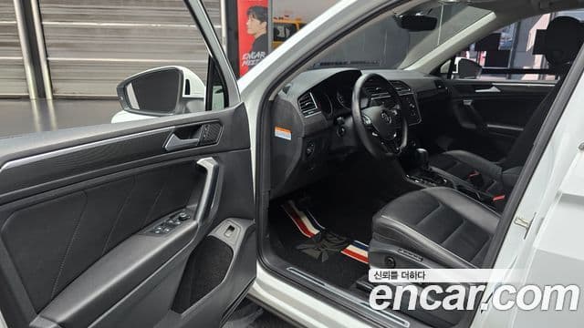 Volkswagen Tiguan 2020 — фото 10 из 20