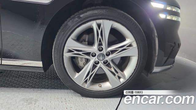 Genesis G90 2022 — Photo 21/37