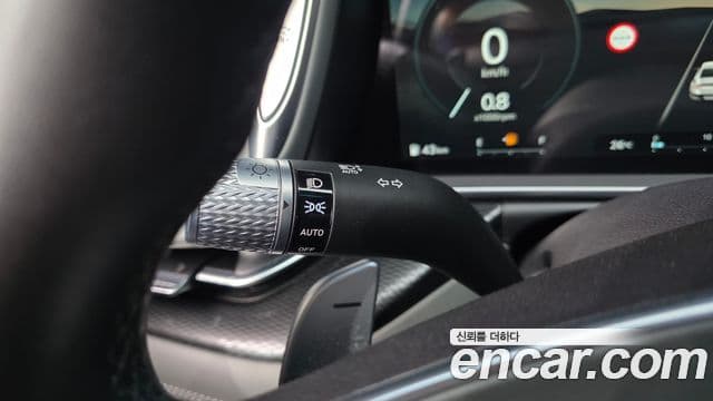 Genesis G90 2022 — Photo 36/37