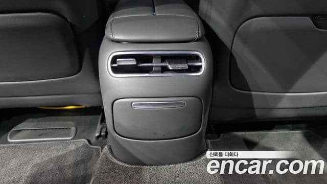 Genesis G90 2022 — Photo 23/37