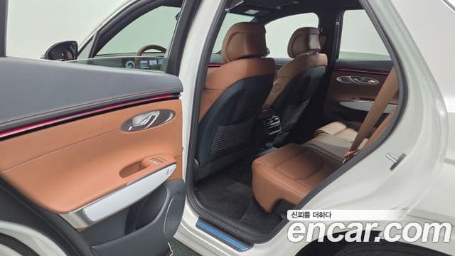 Genesis GV70 2024 — фото 12 из 20