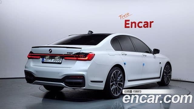 BMW 7 Series 2021 — ფოტო 2/20