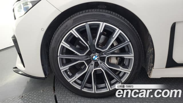 BMW 7 Series 2021 — ფოტო 5/20