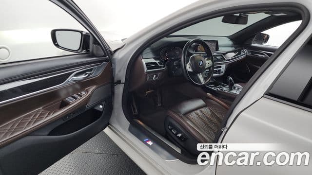 BMW 7 Series 2021 — ფოტო 10/20