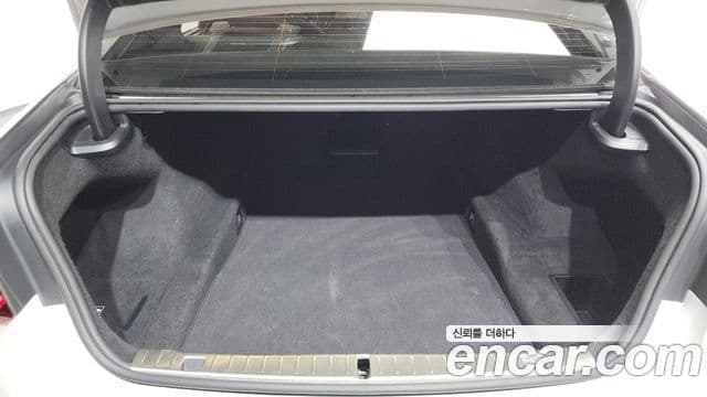 BMW 7 Series 2021 — ფოტო 19/20