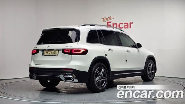 Mercedes-Benz GLB-Class 2022 — фото 2 из 20