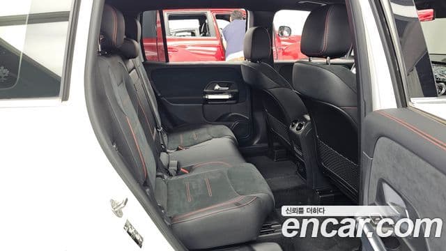 Mercedes-Benz GLB-Class 2022 — фото 12 из 20
