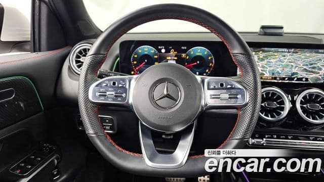 Mercedes-Benz GLB-Class 2022 — фото 13 из 20