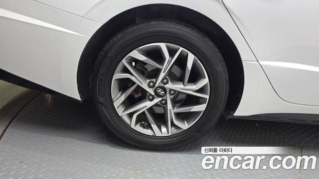 Hyundai Sonata 2022 — ფოტო 4/20