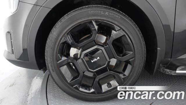 Kia Sorento 2023 — ფოტო 5/20