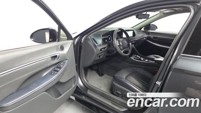 Hyundai Sonata 2021 — ფოტო 8/20