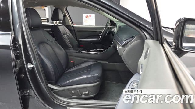 Hyundai Sonata 2021 — ფოტო 11/20