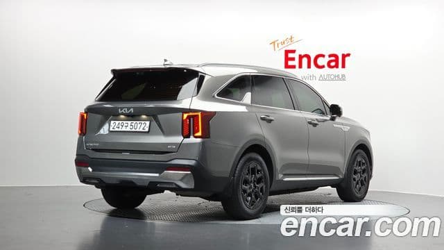 Kia Sorento 2023 — фото 2 из 20