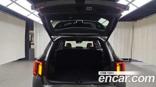 Kia Sorento 2023 — фото 16 из 20