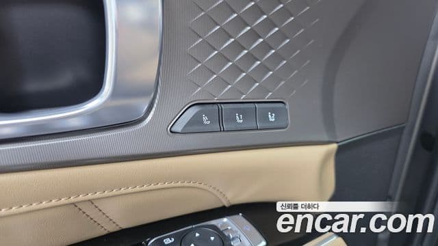 Kia Sorento 2023 — ფოტო 19/20